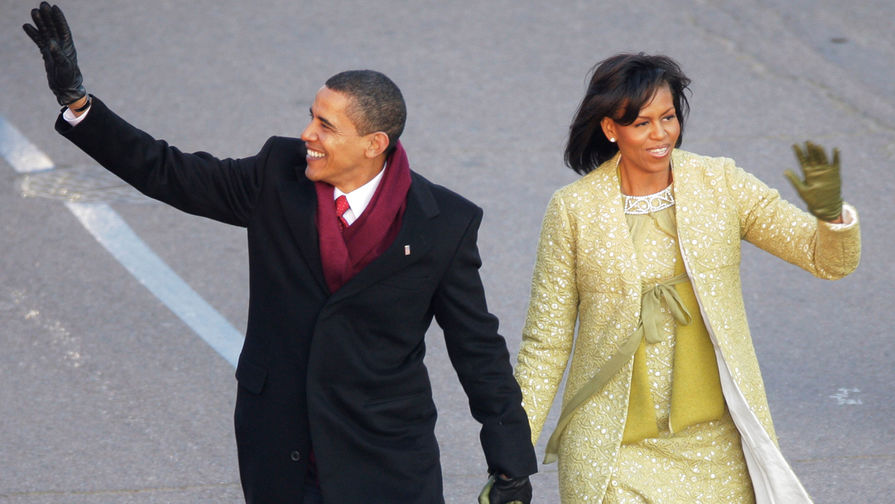 Президент США Барак Обама и его супруга Мишель во время церемонии инаугурации на пост в Вашингтоне, 20 января 2009 года