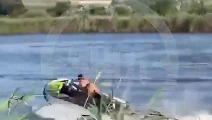 Иностранец с родственниками ушел под воду, упав с гидроцикла на российском курорте