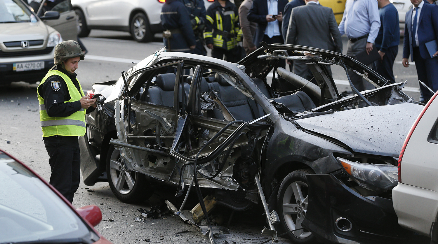 На месте взрыва автомобиля в центре Киева, 8 сентября 2017 года