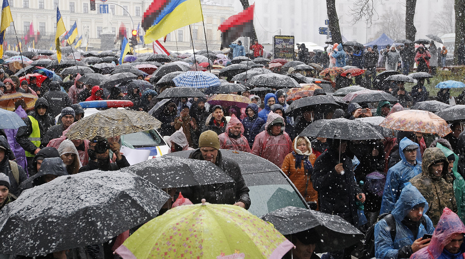 Сторонники бывшего губернатора Одесской области Михаила Саакашвили на «Марше возмущенных» в центре Киева