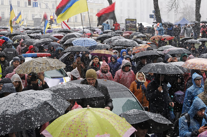 Сторонники бывшего губернатора Одесской области Михаила Саакашвили на «Марше возмущенных» в центре Киева