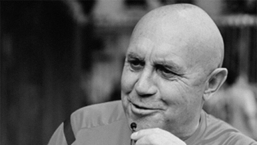 В Лужниках прямо во время футбольного матча у 64-летнего арбитра случился инфаркт