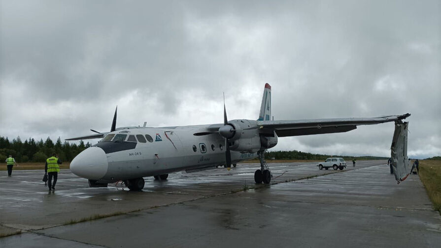 Mash: названа причина, по которой самолет сломал крыло при посадке в Усть-Куте