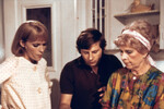 Переехав в США в 1968 году, Полански снял хоррор «Ребенок Розмари», который был номинирован на «Оскар» за лучший адаптированный сценарий.
<br><br>
<b>На фото:</b> актриса Мия Фэрроу, режиссер Роман Полански и актриса Рут Гордон на съемках фильма «Ребенок Розмари» (1968)
