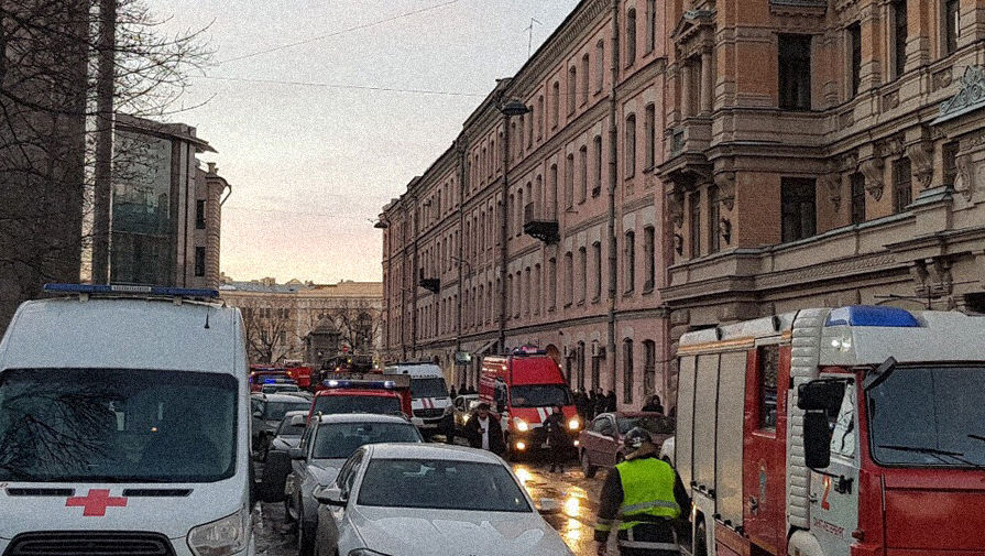Обрушившиеся перекрытия здания в Петербурге были деревянные