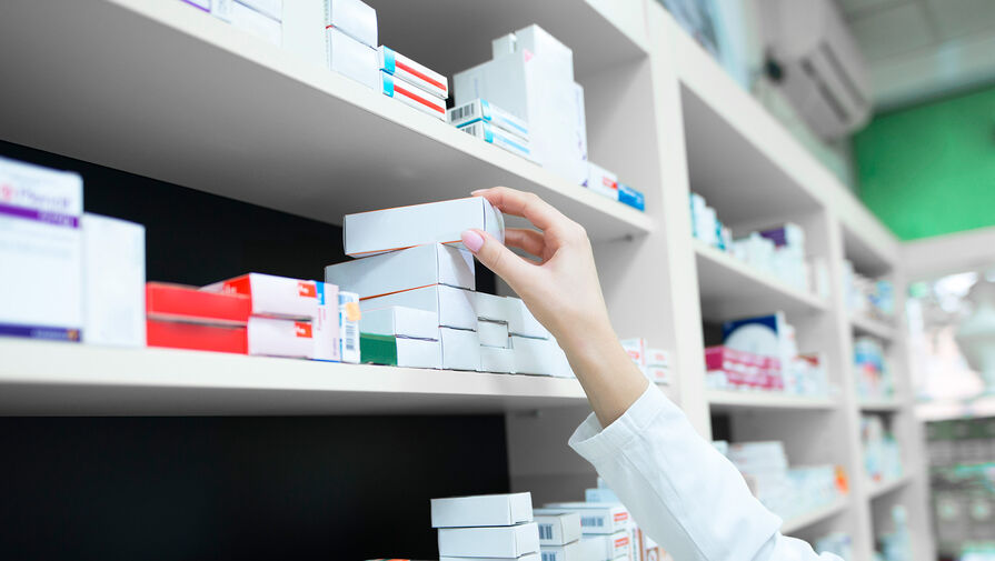 В Росздравнадзоре опровергли дефицит глазных капель от аллергии в аптеках