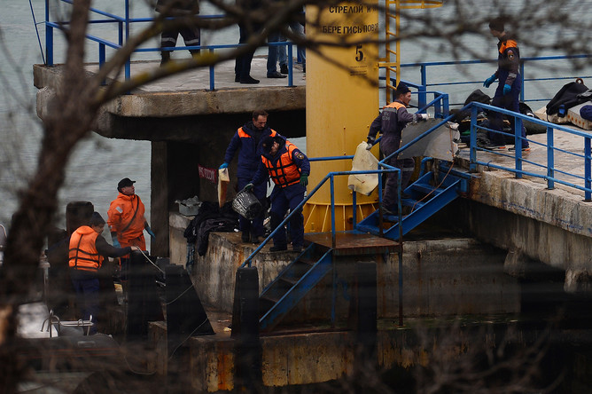 Поисково-спасательные работы у побережья Черного моря, где потерпел крушение самолет Минобороны РФ Ту-154