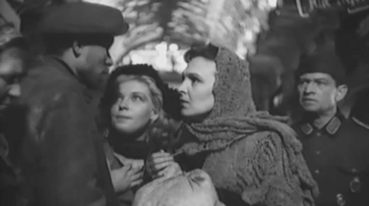 Кадр из фильма «Человек №217» (1945). Режиссер Михаил Ромм. Большая Международная премия Ассоциации авторов фильмов за лучшую режиссуру - Международный кинофестиваль в Канне (1946)