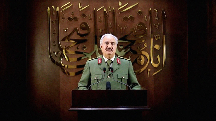 Глава Ливийской национальной армии Халифа Хафтар во время выступления. Кадр из видео, опубликованного 27 апреля 2020 года