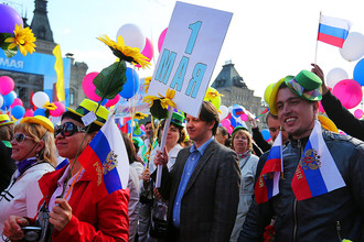 Участники первомайской демонстрации