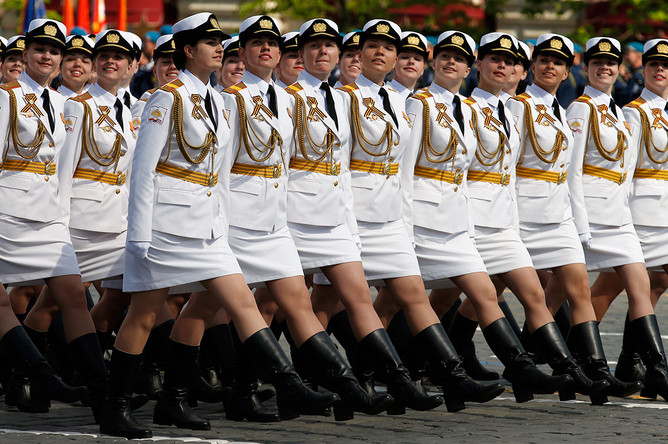Военнослужащие во время генеральной репетиции парада Победы на Красной площади, посвященного 71-й годовщине Победы в Великой Отечественной войне