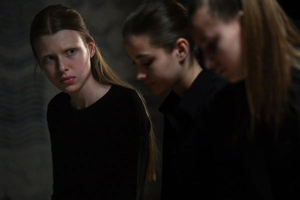 Кадр из сериала «Самое безопасное место» (2021)