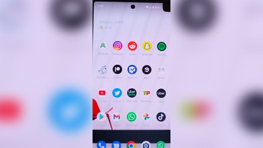 Gizmochina: на дисплеях Android-смартфонов начали находить черные точки