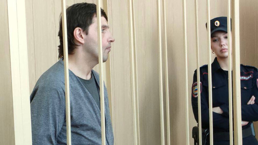 В Петербурге главу федерации мотоспорта арестовали за насилие над несовершеннолетней