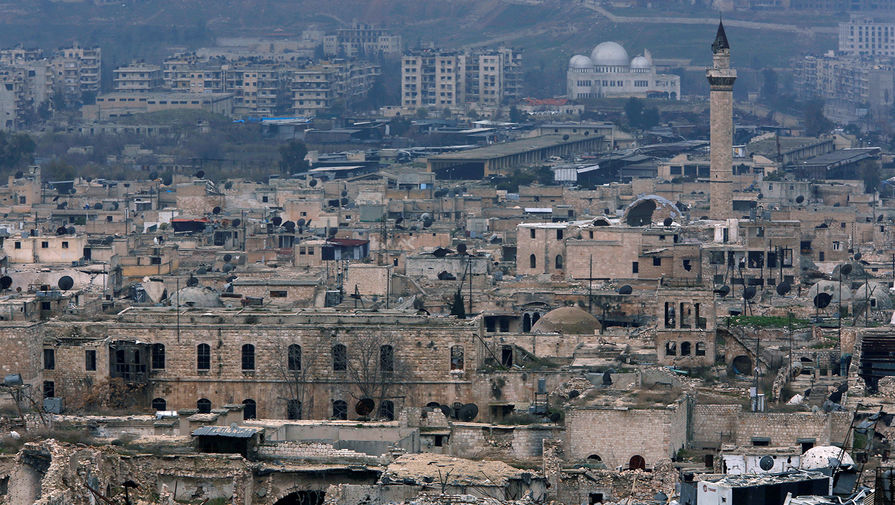 Вид разрушенного Старого города Алеппо со стороны Цитадели, 2017 год