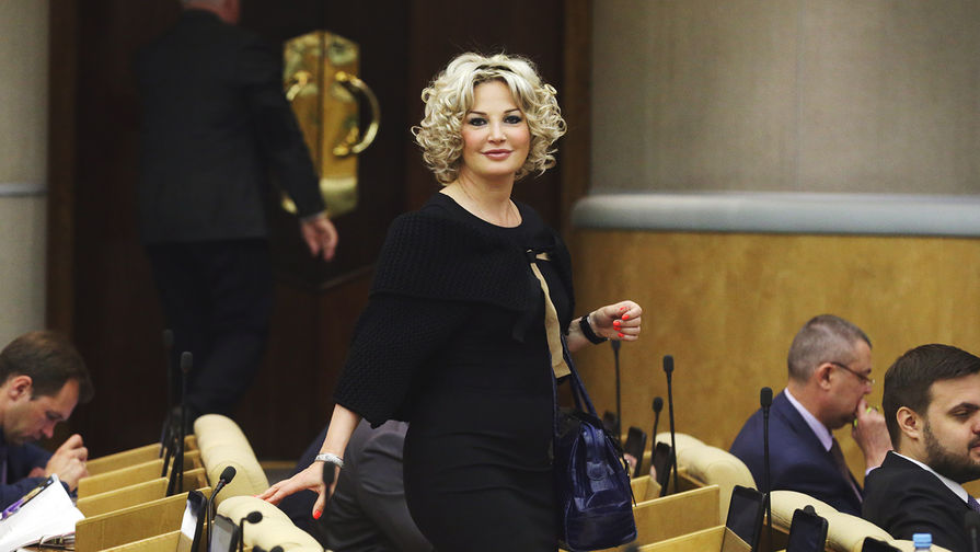 Мария Максакова на пленарном заседании Государственной думы РФ, 2016 год