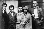Слева направо: Борис Пастернак, Сергей Эйзенштейн, О. Третьякова, Лиля Брик и Владимир Маяковский. Москва, май 1924 года