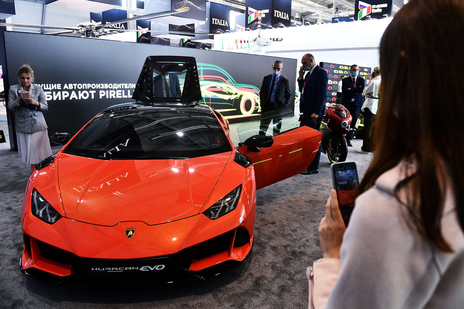 В России дилер Lamborghini начал торговать китайскими автомобилями - Российская газета