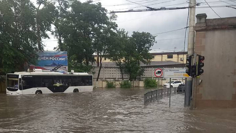 Севастополь и Новороссийск затопило после сильных ливней