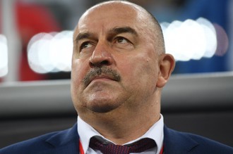 Главный тренер сборной России по футболу Станислав Черчесов в товарищеском матче между сборными командами России и Испании.