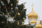 Украшенная новогодняя елка на Соборной площади Московского Кремля, 22 декабря 2020 года
