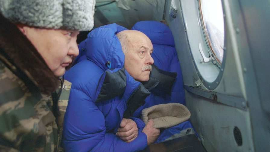 Станислав Говорухин во время полета к Северному полюсу, 1997 год
