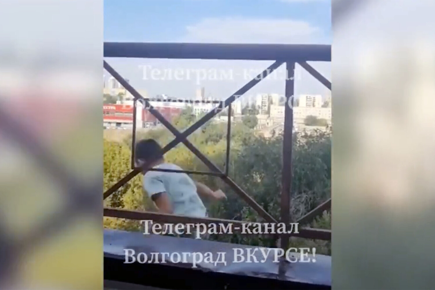 В Волгограде мальчик спрыгнул с крыши ЖК, чтобы впечатлить друзей -  Газета.Ru | Новости