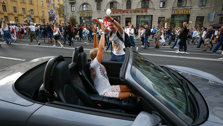 Во время шестого дня протестных акций в Минске, 14 августа 2020 года