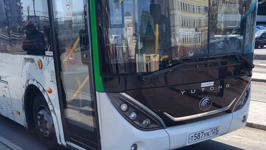 В Приморье водитель устроил намаз, заблокировав автобус с людьми