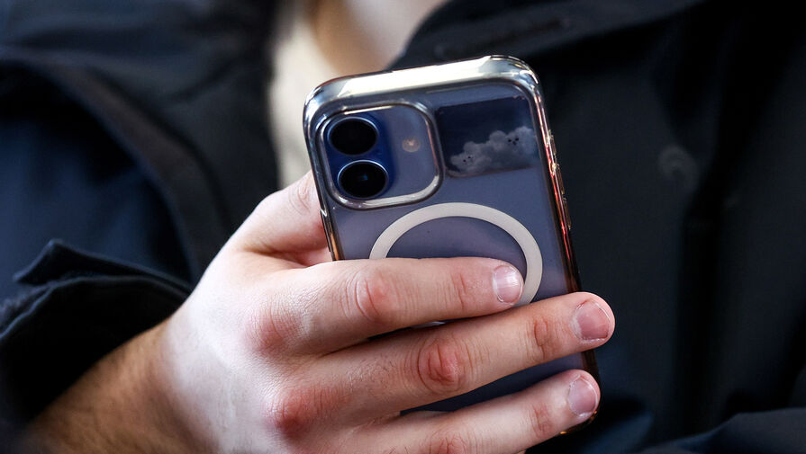 Налоговая начнет проверять переводы россиян. Кто попадет под подозрение?