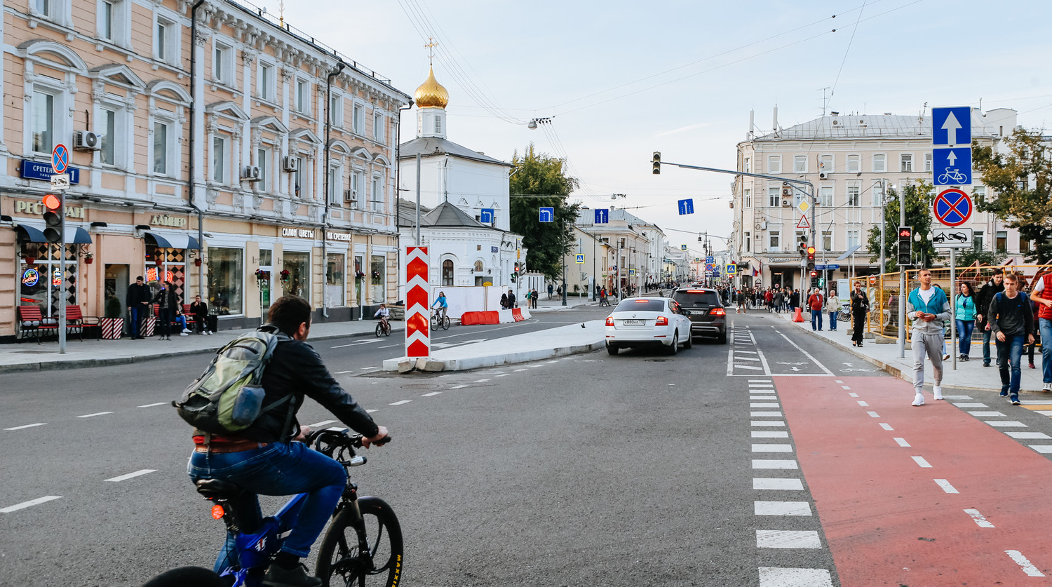 Реорганизовано движение на площади Сретенские ворота, проложен участок велодорожки