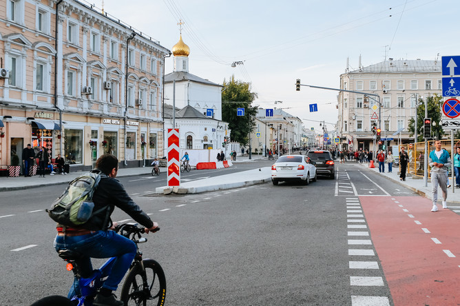 Реорганизовано движение на площади Сретенские ворота, проложен участок велодорожки