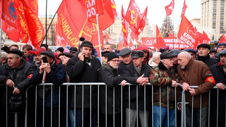 Участники мероприятий в Москве по случаю 140-й годовщины со дня рождения Иосифа Сталина, 21 декабря 2019 года
