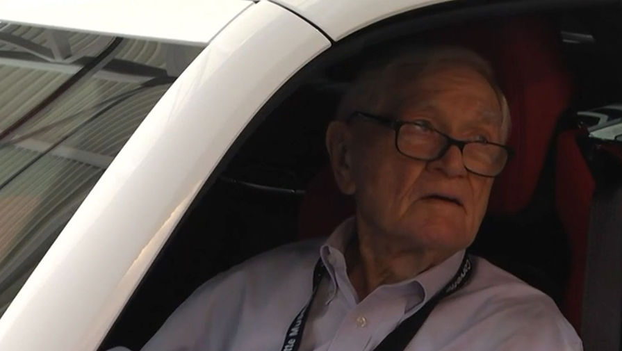 Пенсионер в 95 лет купил новый суперкар