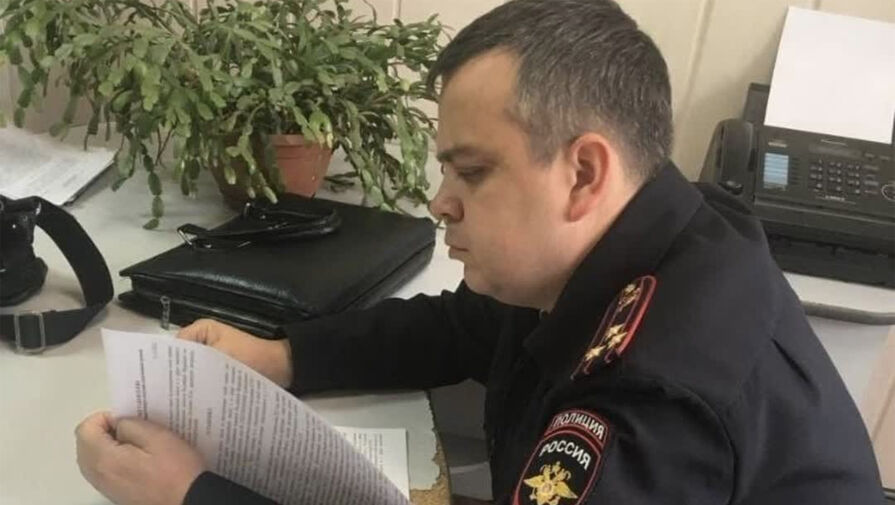 В Омске начальника отдела полиции подозревают в помощи с нелегальным бизнесом женщине