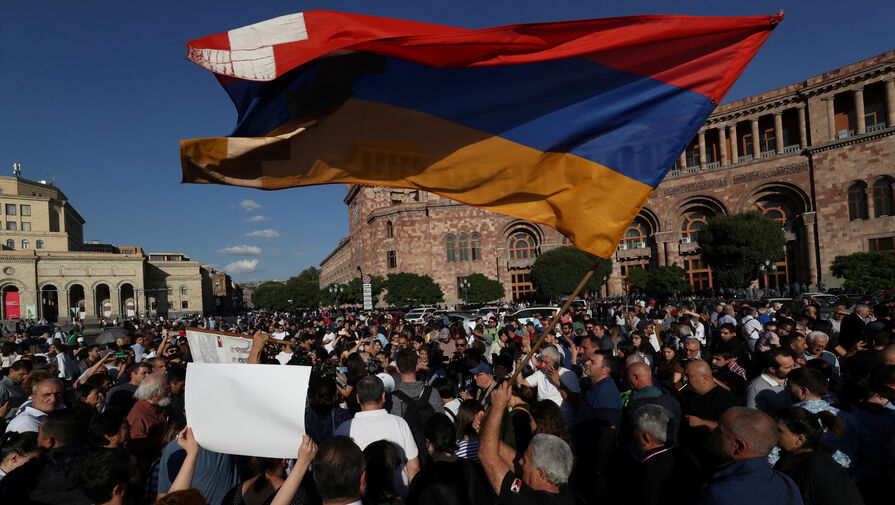 В Армении протестующие перекрыли трассу Ереван — Гюмри