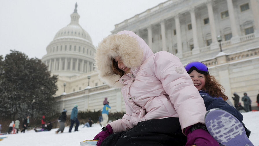 В Нью-Йорке и Вашингтоне закроют школы из-за непогоды