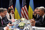 Избранный президент Украины Петр Порошенко и президент США Барак Обама во время переговоров