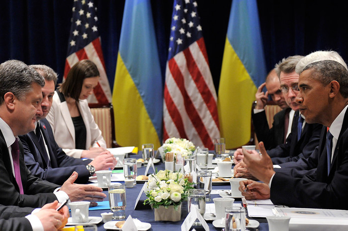 Избранный президент Украины Петр Порошенко и президент США Барак Обама во время переговоров