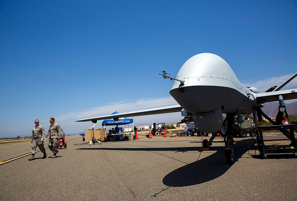 Разведывательно-ударный БПЛА MQ-9 Reaper на военно-морской базе Вентура-Каунти в США