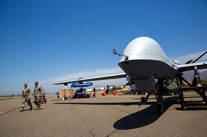 Разведывательно-ударный БПЛА MQ-9 Reaper на военно-морской базе Вентура-Каунти в США