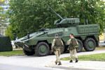 Военнослужащие литовской армии патрулируют вблизи места проведения саммита НАТО в Вильнюсе, 10 июля 2023 года