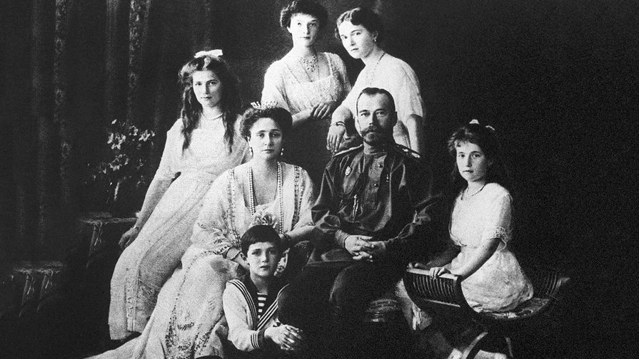 Император Николай II в кругу семьи, 1913 год
