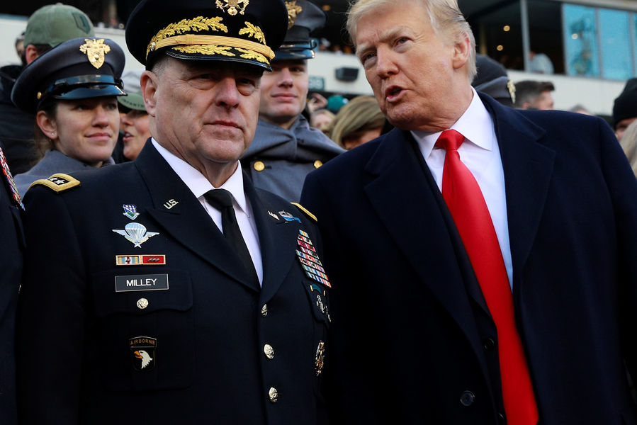 Президент США Дональд Трамп и его военный советник Марк Милли, 2018 год