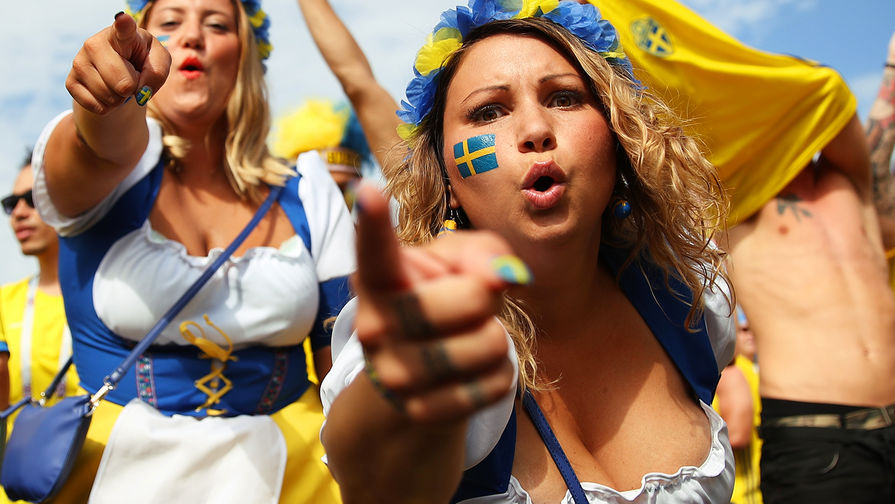 Болельщицы сборной Швеции перед матчем 1/4 финала чемпионата мира по футболу между сборными Швеции и Англии, 7 июля 2018 года