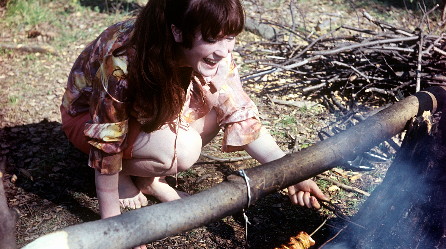 Актриса Московского театра юного зрителя Тамара Дегтярева во время отдыха, 1968 год