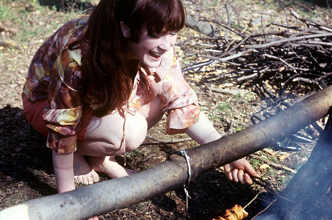 Актриса Московского театра юного зрителя Тамара Дегтярева во время отдыха, 1968 год