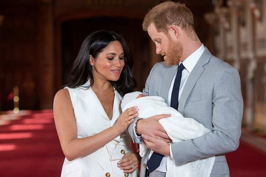Принц Гарри и Меган Маркл с&nbsp;новорожденным сыном Арчи, май 2019 года
