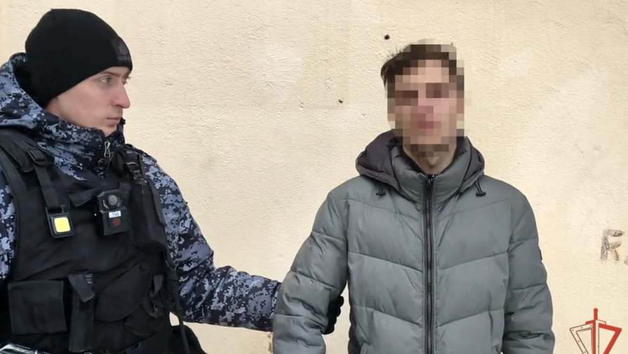 Разбил аквариум и двери: мужчина разгромил Дом Гоголя в Москве