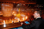 Премьер-министр России Дмитрий Медведев на церемонии закрытия XVI чемпионата мира по водным видам спорта в ледовом дворце «Татнефть-Арена»